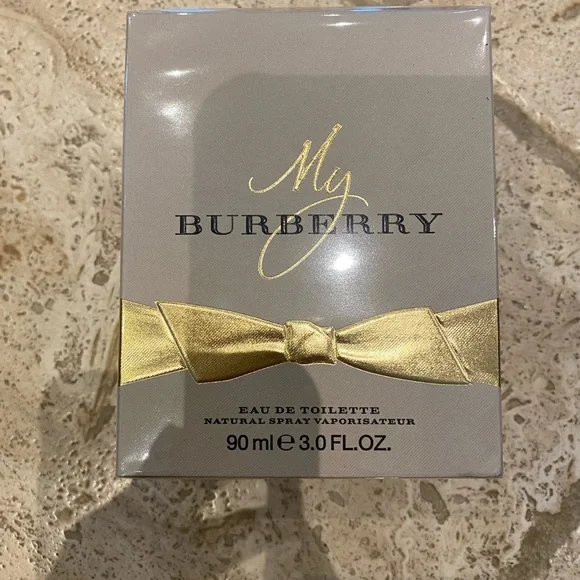 BURBERRY ✨ - Picture 2 of 4